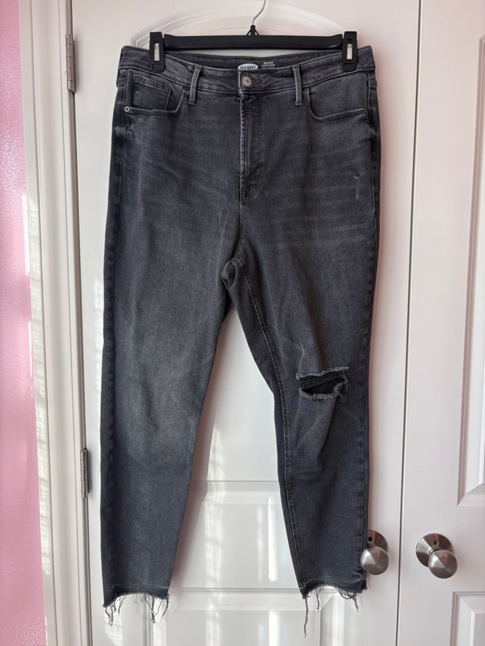 Old Navy Grey/Black Rockstar Super Skinny Extra High-Rise Jeans Size 16 - Picture 1 of 12
